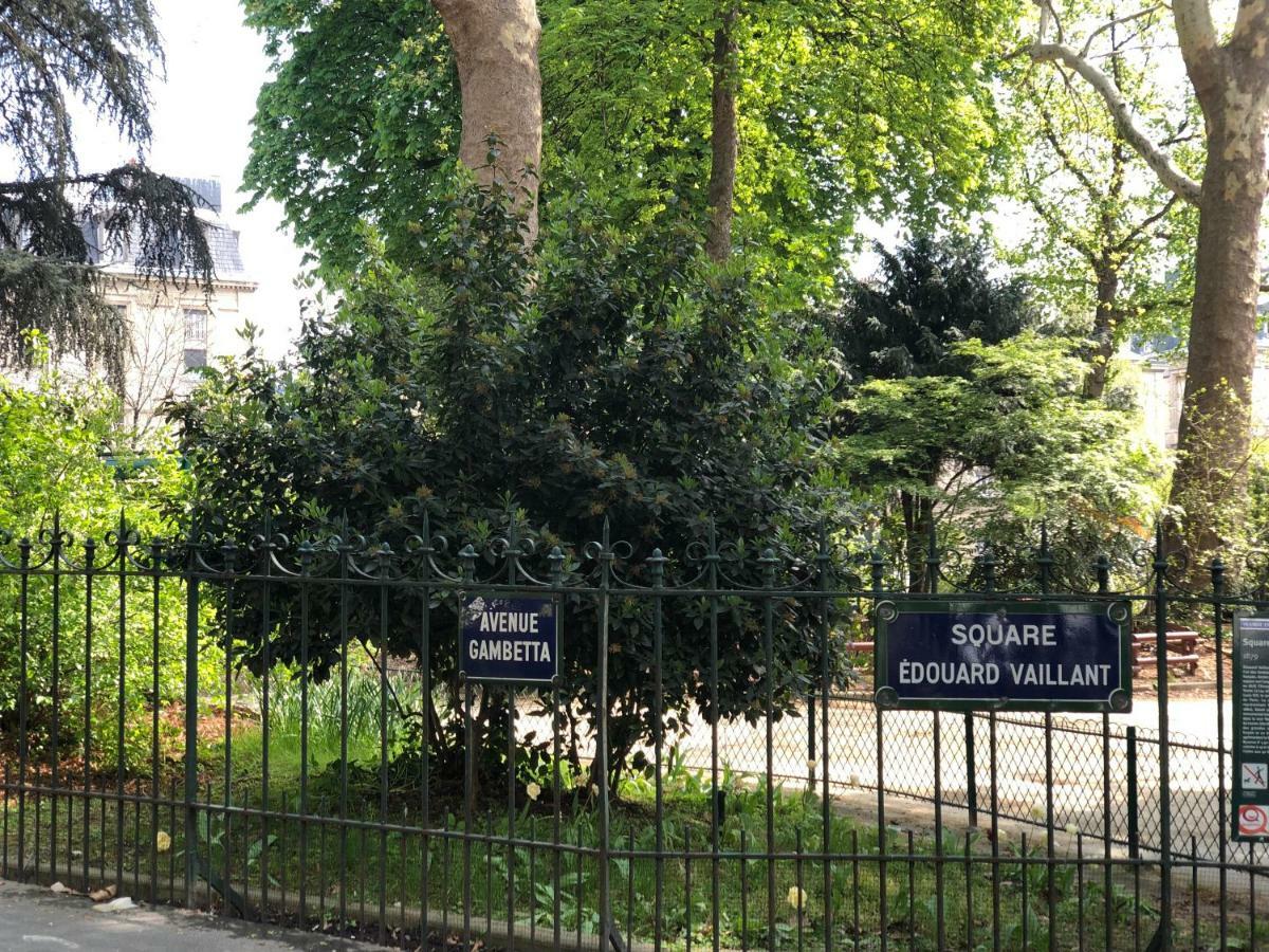 Metro Gambetta Paris Exterior foto